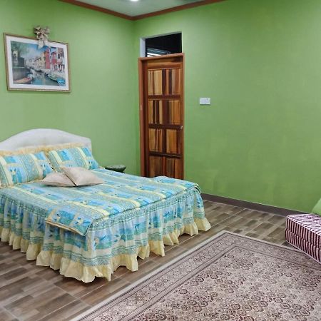 Ferienwohnung Jazepuri - Jaze 1 Kuching Exterior foto