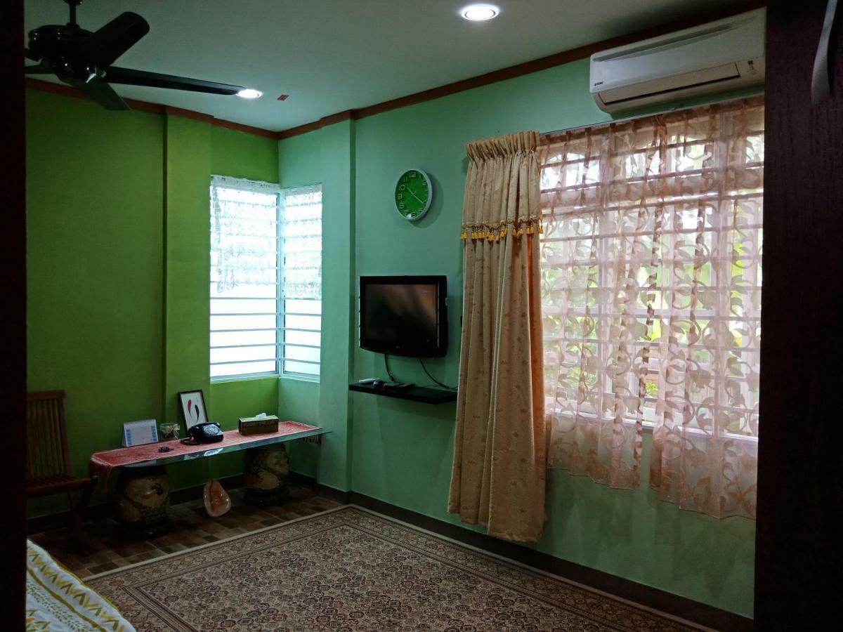 Ferienwohnung Jazepuri - Jaze 1 Kuching Exterior foto